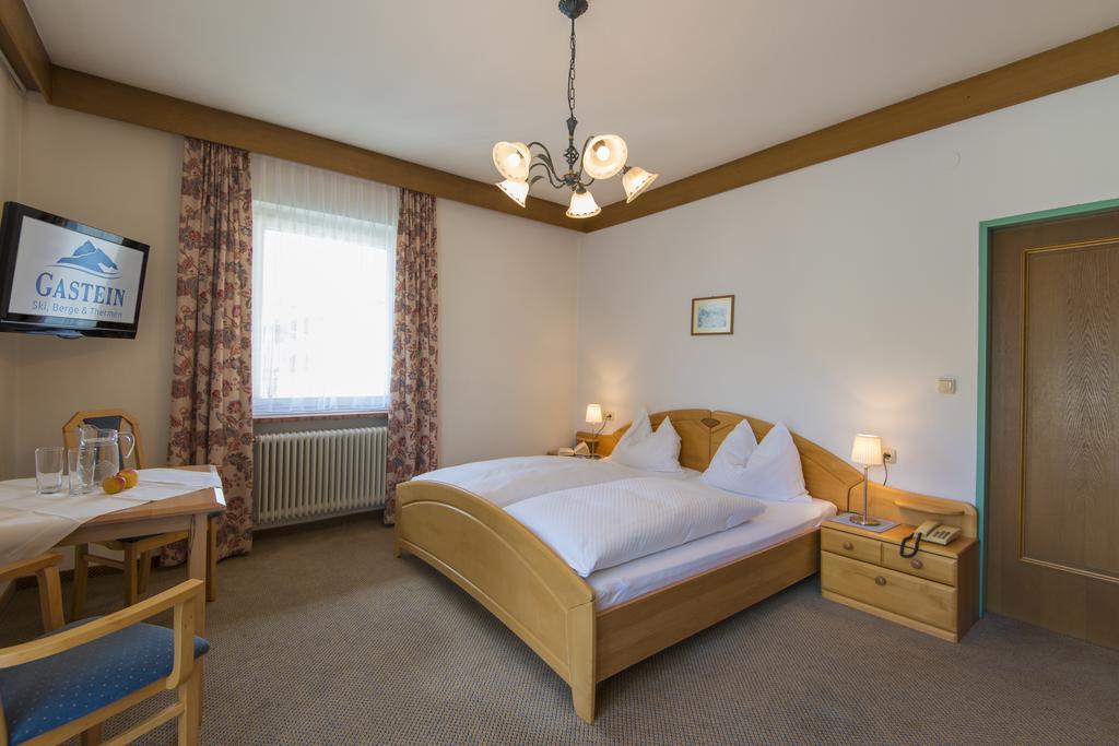 Haus Friedrichsburg - Bergbahnen Von Mai Bis November Inklusive Hotell Bad Hofgastein Rum bild