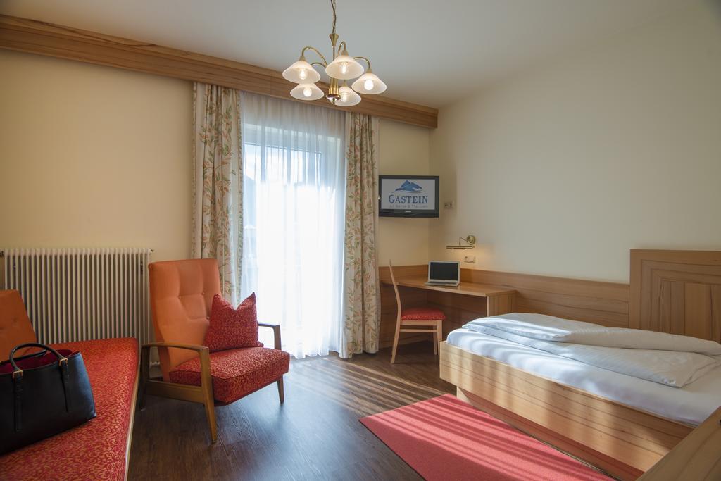 Haus Friedrichsburg - Bergbahnen Von Mai Bis November Inklusive Hotell Bad Hofgastein Rum bild